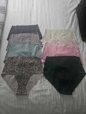 NWOT Mixed Women’s High-Waist Seamless Briefs - Multicolor Pack